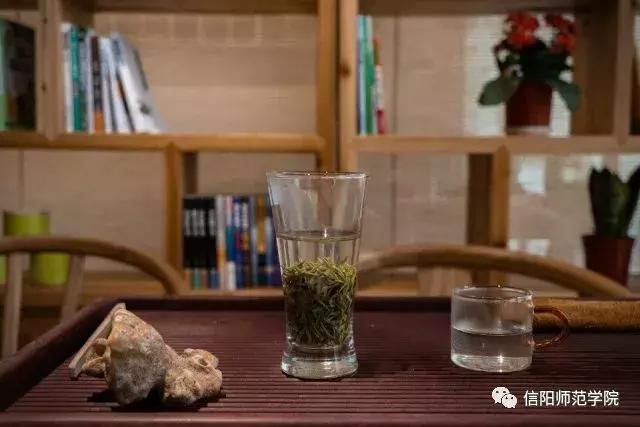 信阳师范学院举行国际茶文化研讨会:茶中生雅趣,茶中生斯文 信阳师范学院举行国际茶文化研讨会:茶中生雅趣,茶中生斯文
