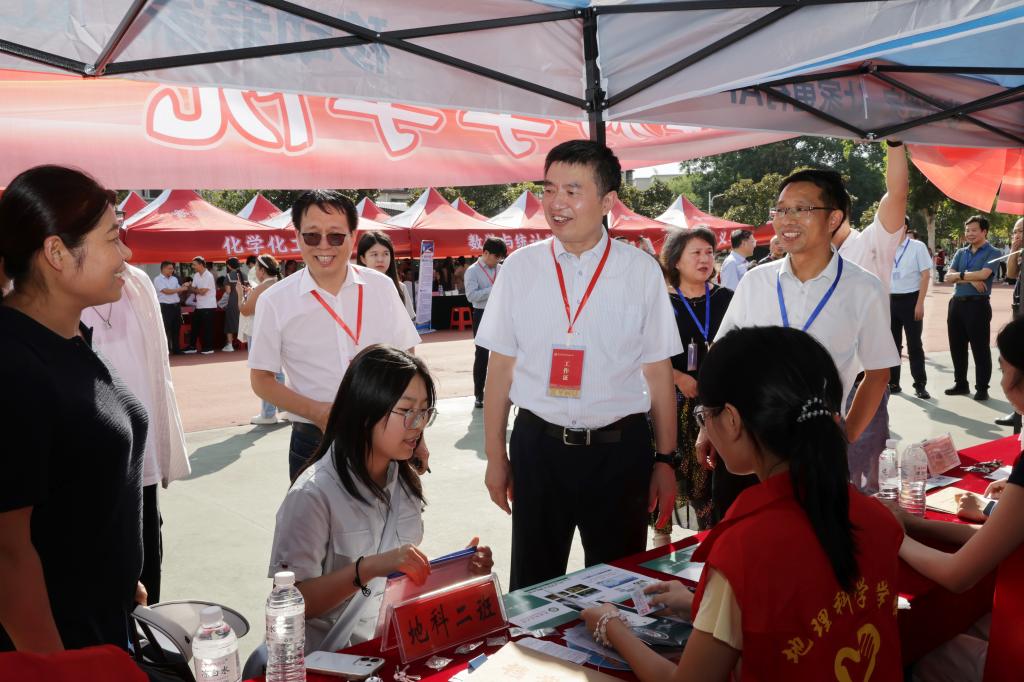 金秋筑梦，新篇初启——我校喜迎2026级新生